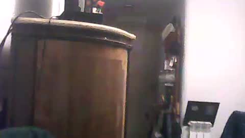 Snapshot of lucianoaxel chatting on 06/05/26, 09:53 Luciano online show from 06/05/26, 09:53