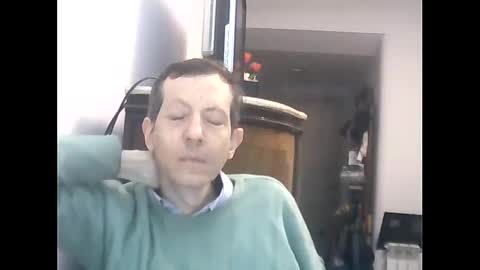 Snapshot of lucianoaxel chatting on 06/08/26, 01:28 Luciano online show from 06/08/26, 01:28