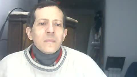 Snapshot of lucianoaxel chatting on 06/23/26, 07:12 Luciano online show from 06/23/26, 07:12