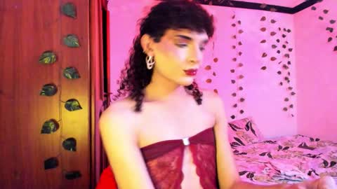 Snapshot of lucianromeo17 chatting on 09/22/25, 04:36 Lucy or Lucian 3 Come to my social Links3 online show from 09/22/25, 04:36