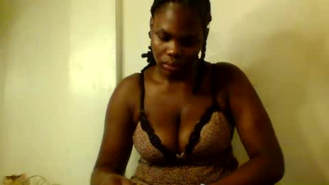 Snapshot of luciaresa chatting on 07/12/26, 02:02 luciaresa online show from 07/12/26, 02:02