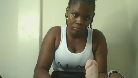 Snapshot of luciaresa chatting on 07/14/26, 12:00 luciaresa online show from 07/14/26, 12:00