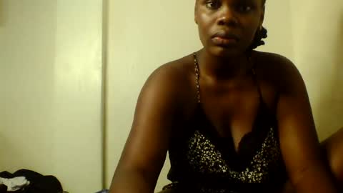 Snapshot of luciaresa chatting on 07/15/26, 03:23 luciaresa online show from 07/15/26, 03:23