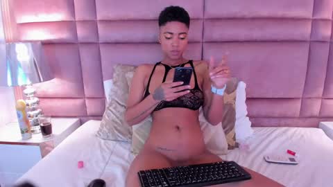  lucia wallace  online show from 02/19/25, 02:33