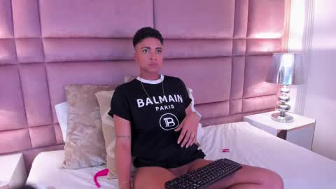  lucia wallace  online show from 02/19/25, 07:39