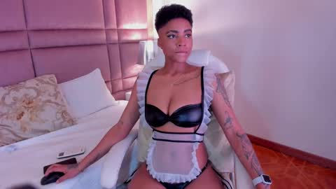  lucia wallace  online show from 03/07/25, 03:19