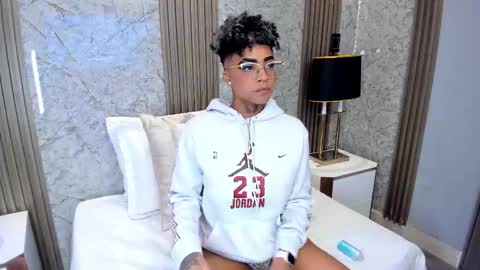  lucia wallace  online show from 03/03/26, 10:59