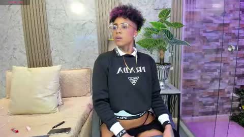  lucia wallace  online show from 07/01/26, 10:31