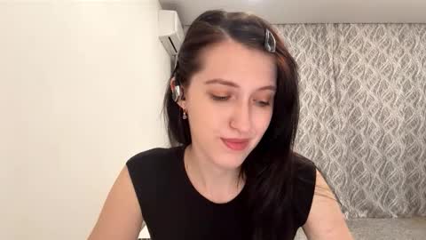 Mary online show from 10/31/25, 07:26