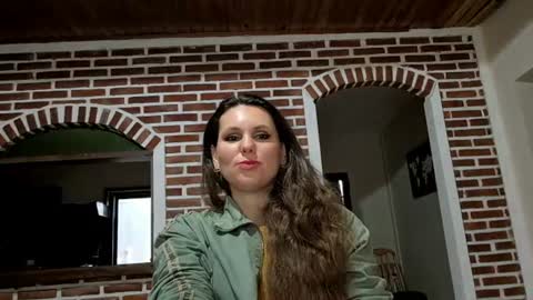 Snapshot of luciennedelossantos chatting on 08/05/26, 01:25 July online show from 08/05/26, 01:25