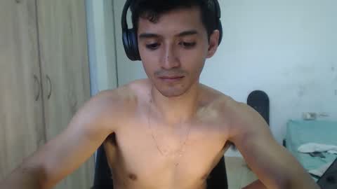 Snapshot of lucifferr_ chatting on 01/22/25, 10:48 leonel online show from 01/22/25, 10:48