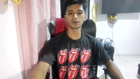 Snapshot of lucifferr_ chatting on 02/06/26, 01:43 leonel online show from 02/06/26, 01:43