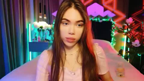Snapshot of lucifiella chatting on 09/17/25, 03:46 MimiFors online show from 09/17/25, 03:46