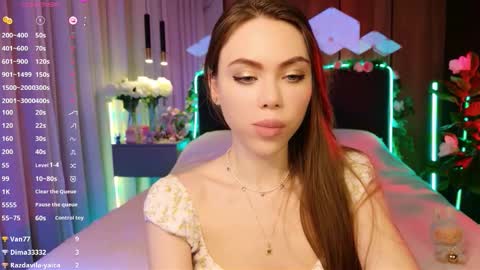 Snapshot of lucifiella chatting on 11/30/25, 04:55 MimiFors online show from 11/30/25, 04:55