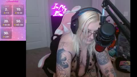 Snapshot of lucigooseygonewild chatting on 10/25/25, 08:25 lucigooseygonewild online show from 10/25/25, 08:25
