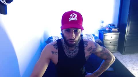 Snapshot of luciifer_hills chatting on 11/19/25, 03:01 luciifer_hills online show from 11/19/25, 03:01