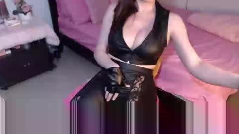 Snapshot of lucila04 chatting on 05/11/26, 04:04 lucila04 online show from 05/11/26, 04:04