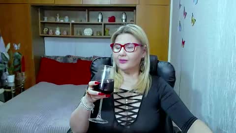 Lucille Fenly online show from 03/15/26, 07:31