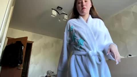 Maya online show from 04/17/26, 06:16