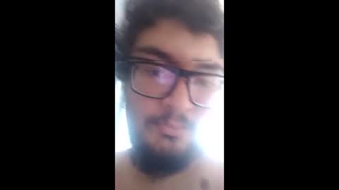 Snapshot of lucio234329776 chatting on 12/21/25, 01:29 lucio234329776 online show from 12/21/25, 01:29