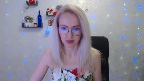 Snapshot of luckcristal chatting on 01/09/25, 02:51 Arina online show from 01/09/25, 02:51