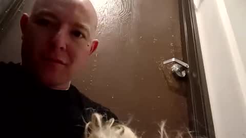 Snapshot of luckilyfound33 chatting on 02/19/26, 04:19 luckilyfound33 online show from 02/19/26, 04:19