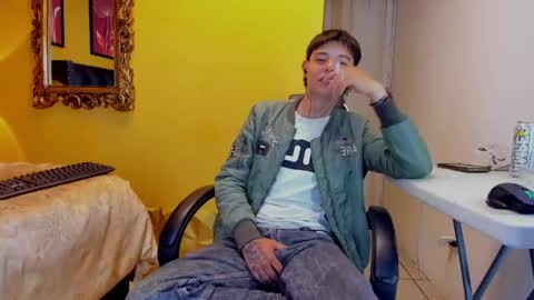Snapshot of luckk_ chatting on 06/08/26, 01:39 luckk_ online show from 06/08/26, 01:39