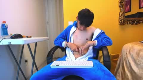 Snapshot of luckk_ chatting on 06/26/26, 05:45 luckk_ online show from 06/26/26, 05:45