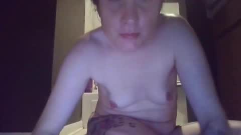 Snapshot of luckmoneylove1012 chatting on 12/16/24, 02:04 prettybaby1012 online show from 12/16/24, 02:04