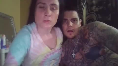 Snapshot of luckmoneylove1012 chatting on 12/25/24, 02:25 prettybaby1012 online show from 12/25/24, 02:25