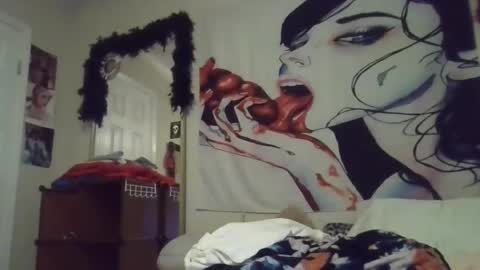 Snapshot of luckmoneylove1012 chatting on 09/21/25, 06:31 prettybaby1012 online show from 09/21/25, 06:31