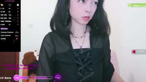 Snapshot of luckrose chatting on 10/29/25, 02:14 Jinn online show from 10/29/25, 02:14