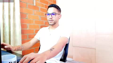 Snapshot of lucky_blessed chatting on 03/11/25, 02:40 lucky_blessed online show from 03/11/25, 02:40