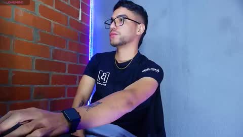 Snapshot of lucky_blessed chatting on 09/25/25, 02:37 lucky_blessed online show from 09/25/25, 02:37