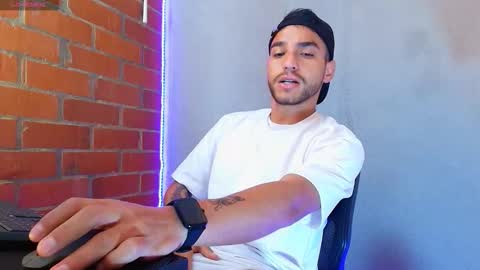 Snapshot of lucky_blessed chatting on 10/22/25, 03:12 lucky_blessed online show from 10/22/25, 03:12