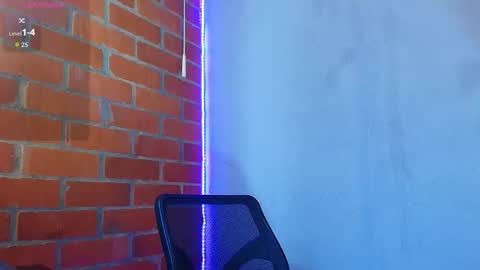 Snapshot of lucky_blessed chatting on 10/26/25, 02:45 lucky_blessed online show from 10/26/25, 02:45