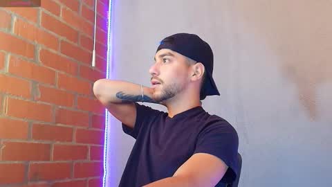 Snapshot of lucky_blessed chatting on 11/11/25, 04:07 lucky_blessed online show from 11/11/25, 04:07