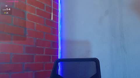 Snapshot of lucky_blessed chatting on 11/24/25, 06:18 lucky_blessed online show from 11/24/25, 06:18