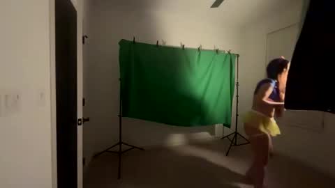 lucky_g3ld online show from 04/09/26, 07:47