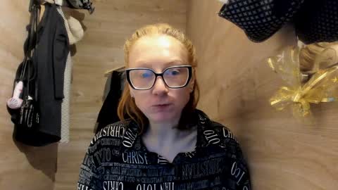lucky_licky20 online show from 01/04/25, 04:01