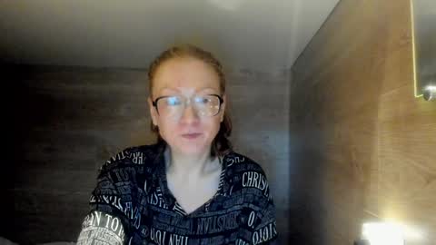 lucky_licky20 online show from 01/10/25, 04:01