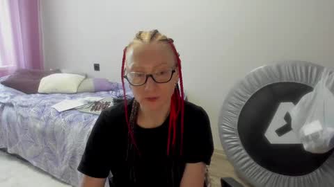 lucky_licky20 online show from 02/12/25, 04:12
