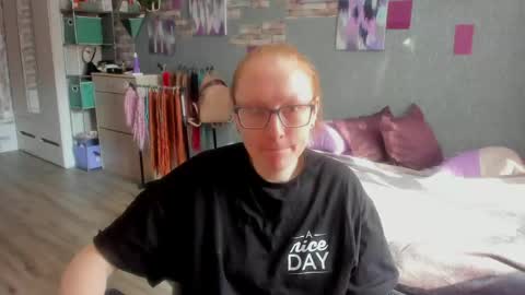 lucky_licky20 online show from 04/22/26, 02:03