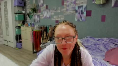 lucky_licky20 online show from 05/19/26, 01:56