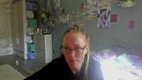 lucky_licky20 online show from 06/05/26, 02:40
