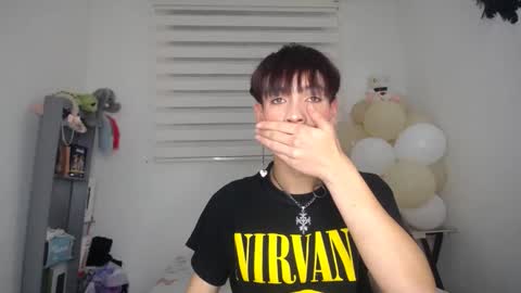 Snapshot of lucky_strickee chatting on 10/20/25, 04:13 lucky_strickee online show from 10/20/25, 04:13
