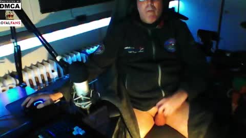        call me  Stefan online show from 12/22/24, 08:03