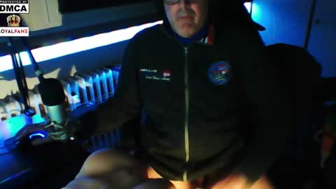        call me  Stefan online show from 02/01/25, 10:44