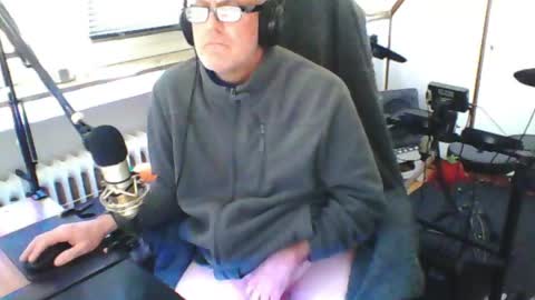 Snapshot of luckyfreak1 chatting on 04/25/26, 01:41 call me Stefan online show from 04/25/26, 01:41