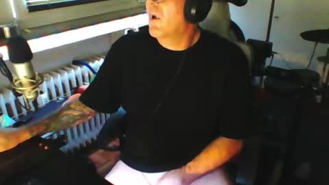 Snapshot of luckyfreak1 chatting on 07/19/26, 05:22 call me Stefan online show from 07/19/26, 05:22